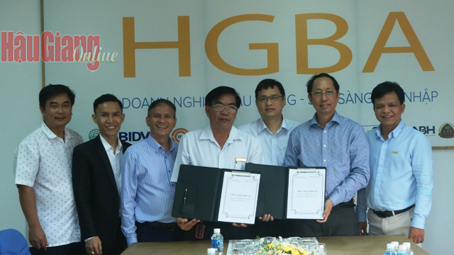 HCA và Hiệp hội Doanh nghiệp tỉnh Hậu Giang Ký kết thỏa thuận hợp tác về chuyển đổi số